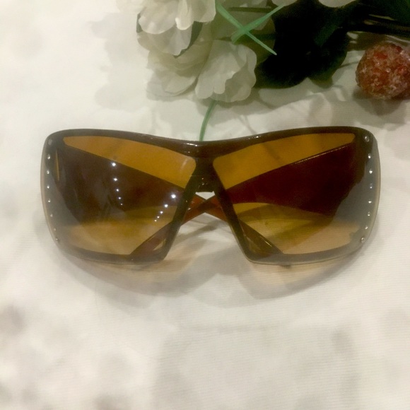 Accessories - Woman’s Sunglasses with 8 rhinestones on each side